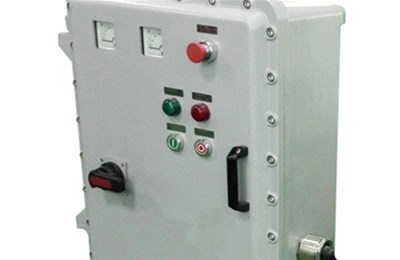 正壓防爆配電柜的柜體安裝有以下六項(xiàng)內(nèi)容：