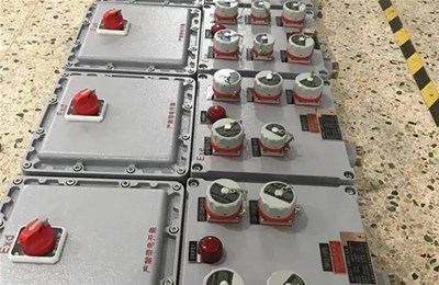 防爆配電箱如何配合燈具進行使用嗎？